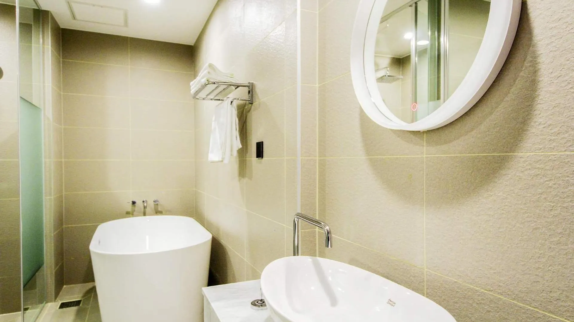 Coco Hotel Incheon 4*,